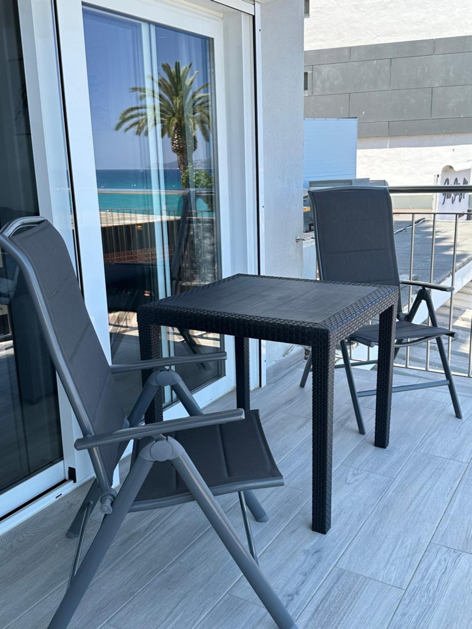 Estudio Con Impresionantes Vistas Al Mar Blanes Esterno foto