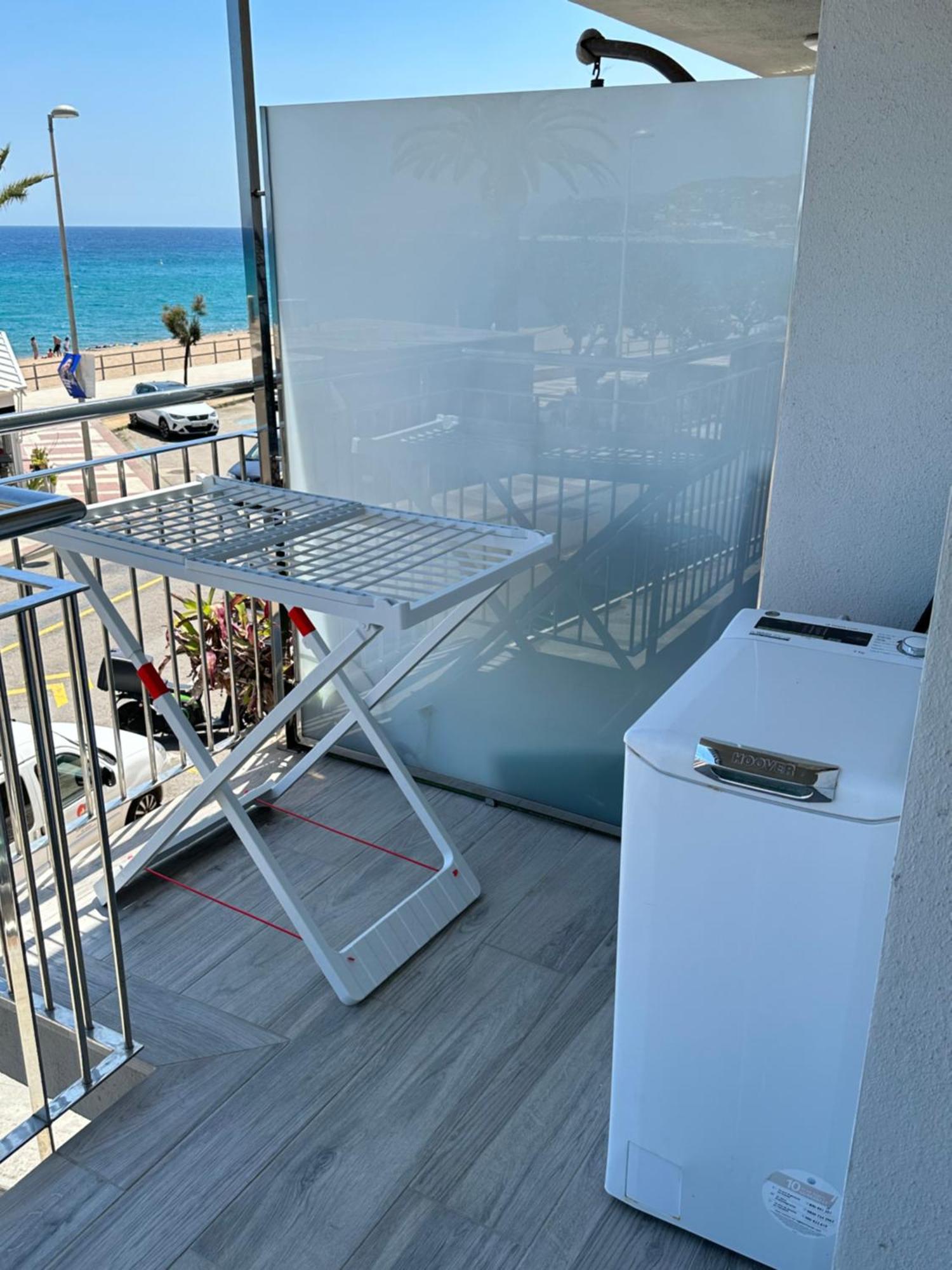 Estudio Con Impresionantes Vistas Al Mar Blanes Esterno foto