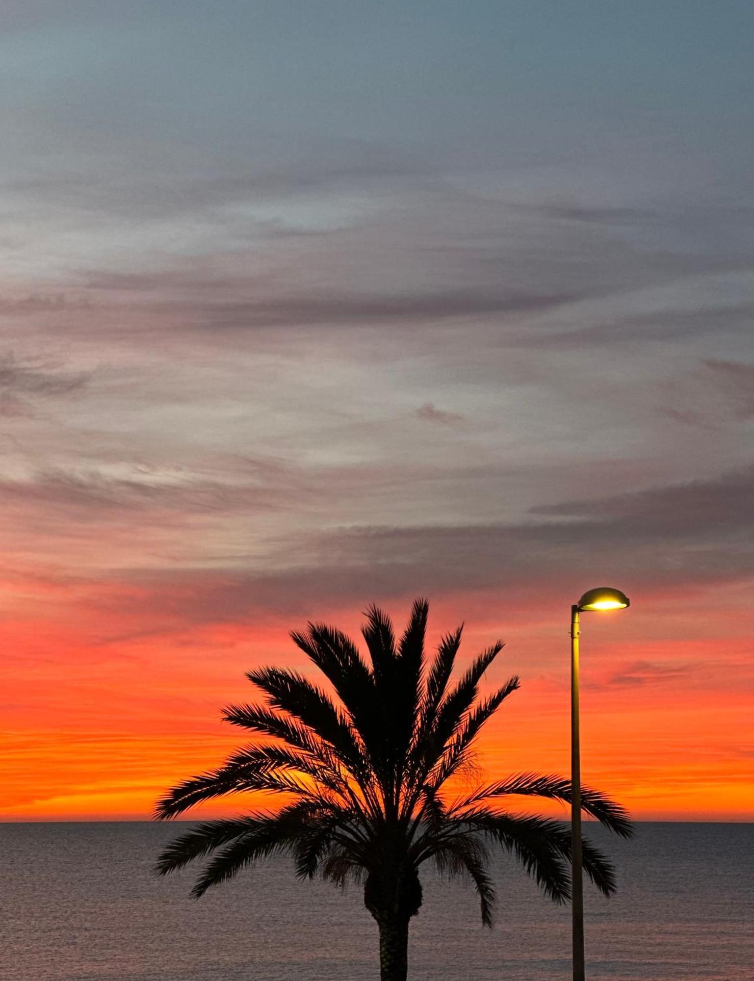 Estudio Con Impresionantes Vistas Al Mar Blanes Esterno foto